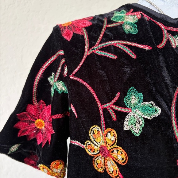 Timing Velvet Floral Embroidered Boho Festival Top Black Size M - Picture 6 of 8